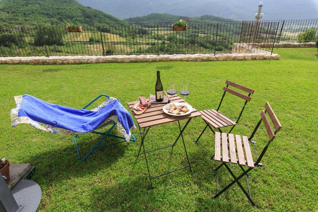 Casa Rosati Hotel Fontecchio Ngoại thất bức ảnh